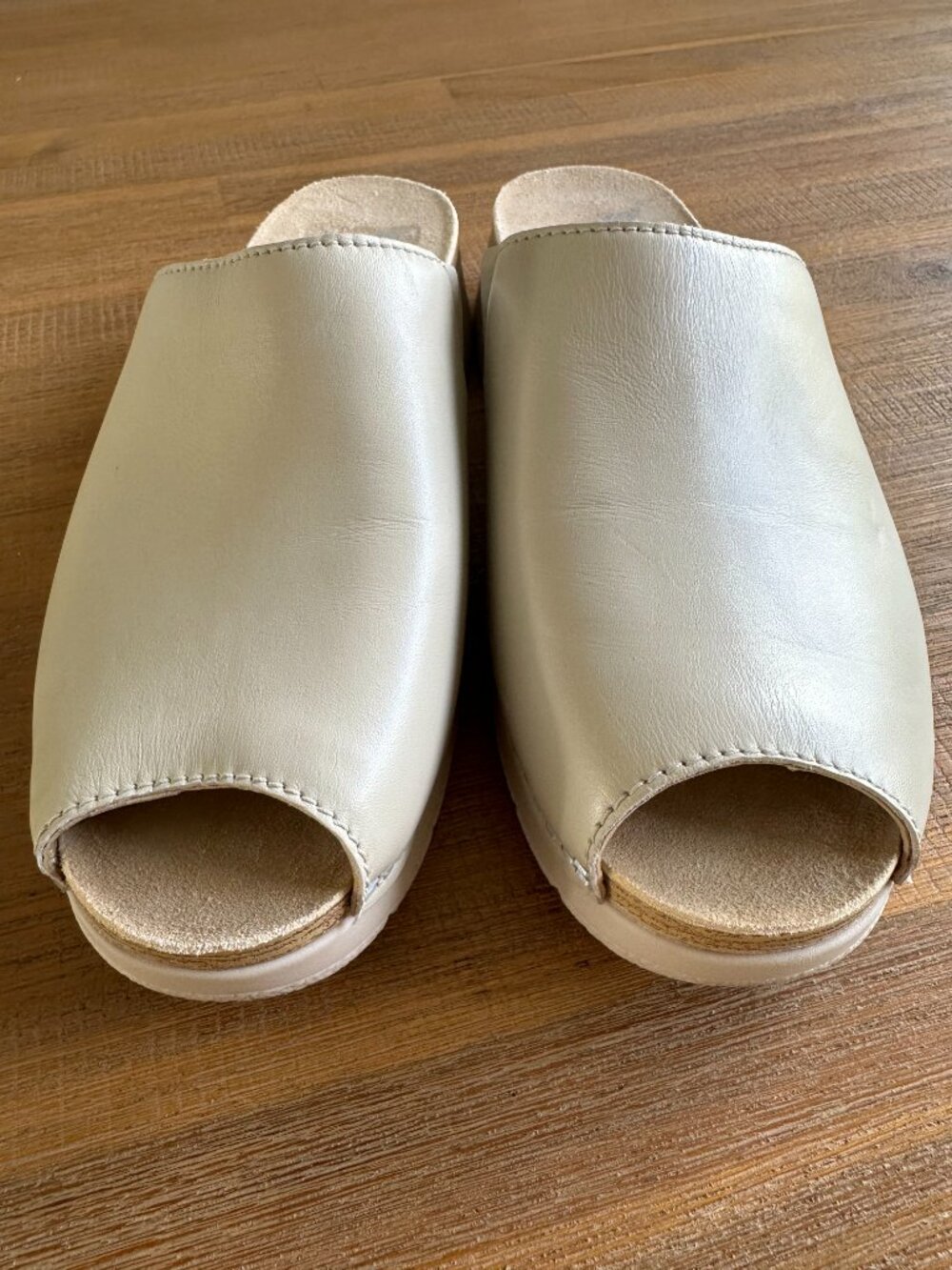 Dansko Cream Leather Clogs Slip On Comfort Work Shoes Women's 10 EU 40